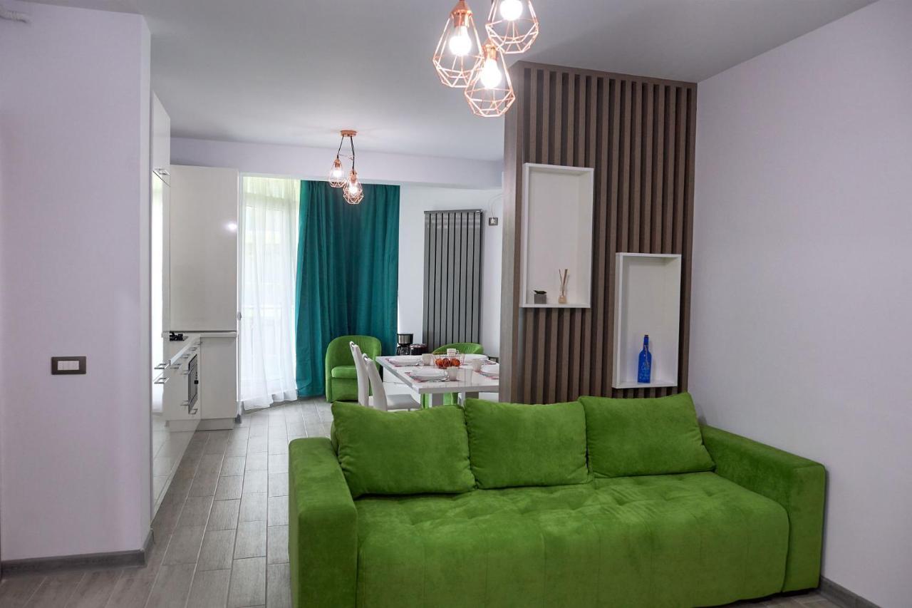 Vibe Apartment- Spa N Pools Beach Resort Năvodari Extérieur photo